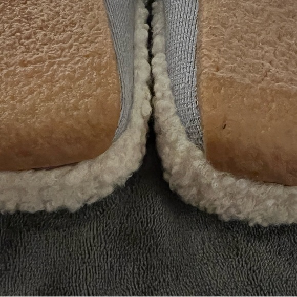 Rothy's Gray Slip-On Sherpa-Lined Mules with Cream Trim, NWOT-No Box! Size 9. - Picture 15 of 16